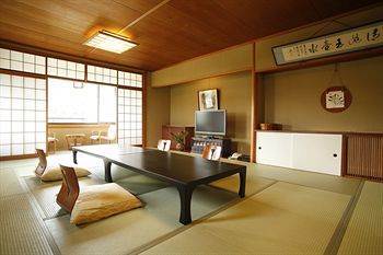 Choraku Ryokan Кобе Экстерьер фото